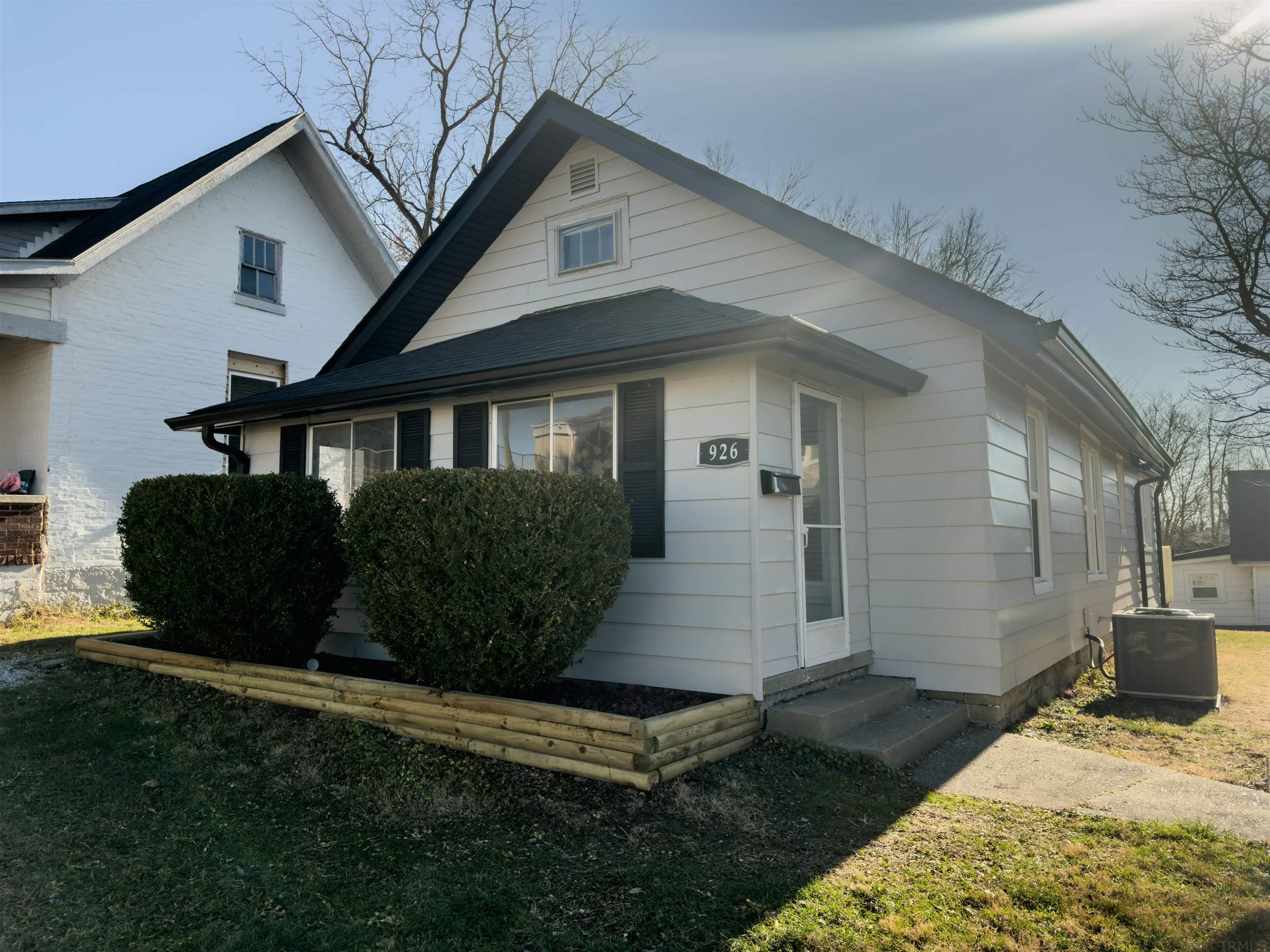 926 18th Street Bedford, IN 47421 - Photo 2 of 35