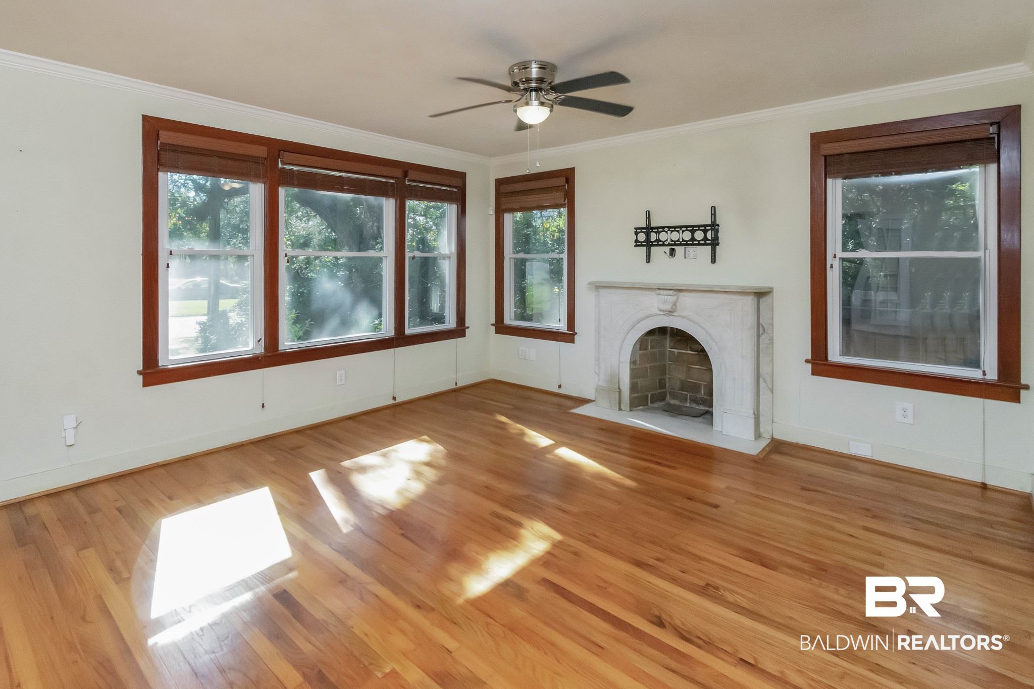 2608 Spring Hill Avenue Mobile, AL 36607 - Photo 4 of 36