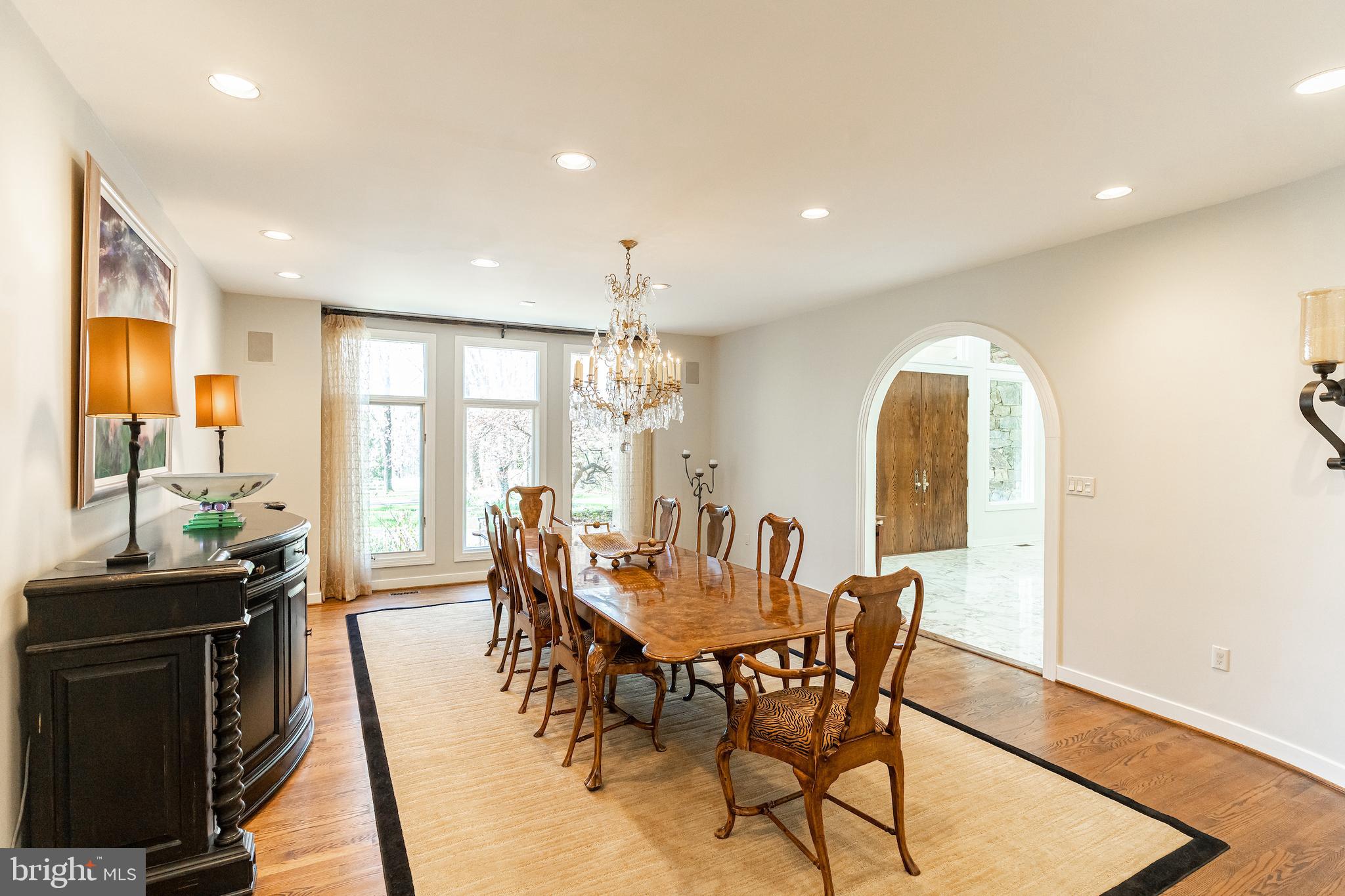 9129 Persimmon Tree Road Potomac, MD 20854 - Photo 16 of 51 Spacious Dining Room