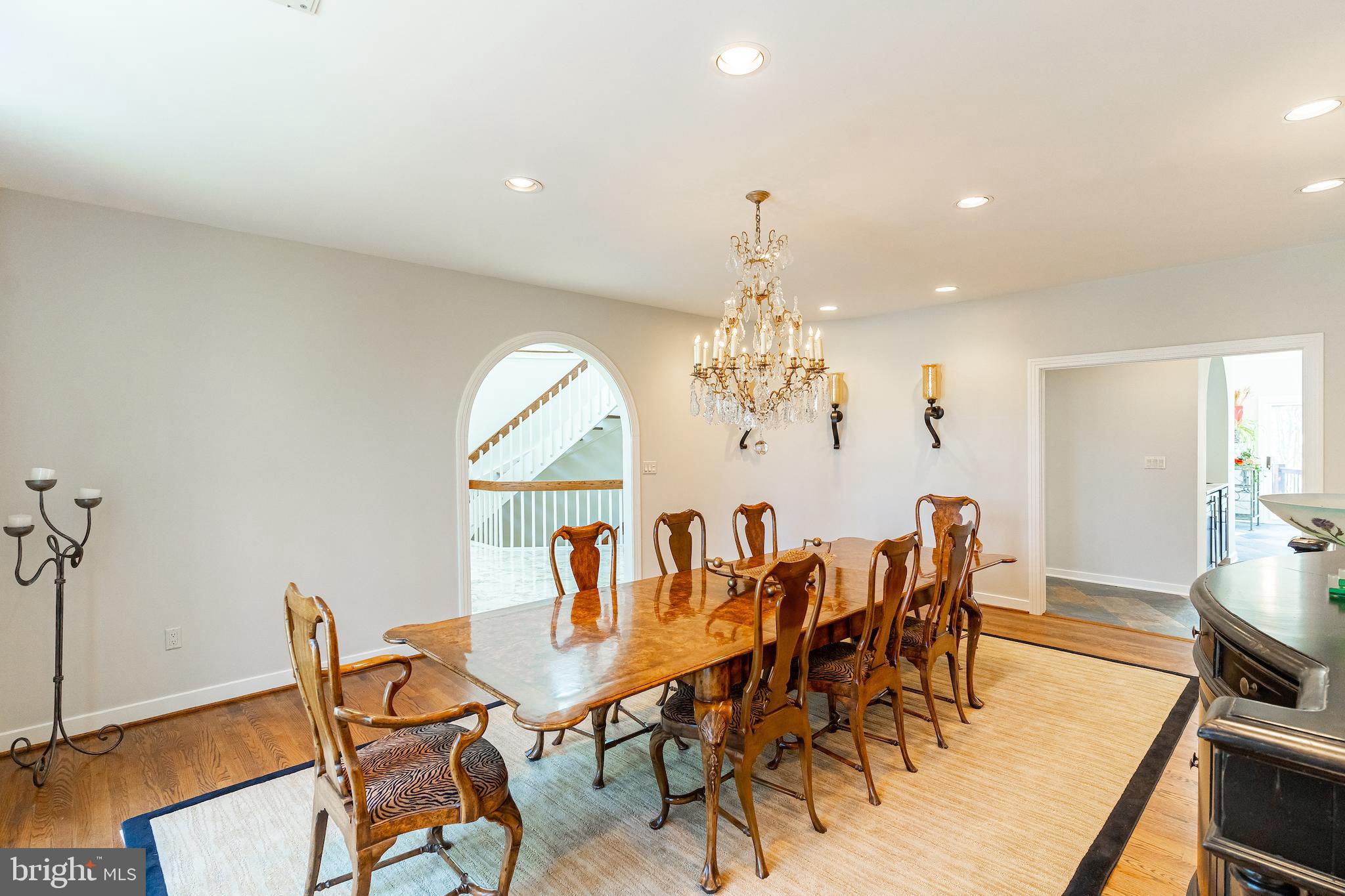 9129 Persimmon Tree Road Potomac, MD 20854 - Photo 17 of 51 Arched Entry and Curved Walls