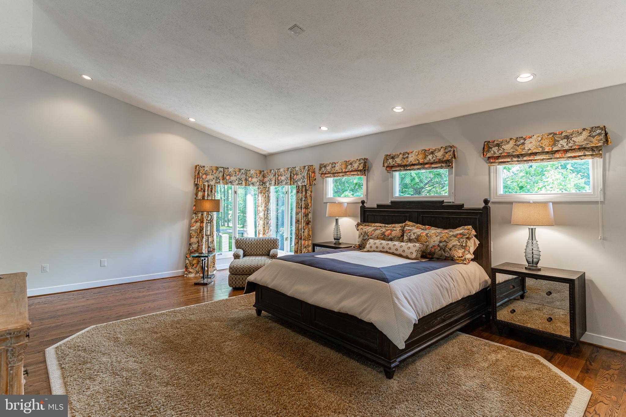 9129 Persimmon Tree Road Potomac, MD 20854 - Photo 21 of 51 Spacious Owner's Suite w/ Vaulted Ceilings