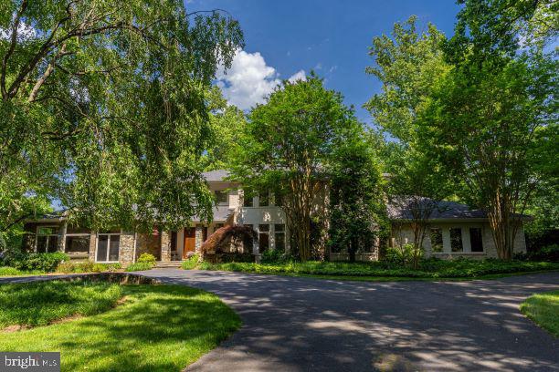 9129 Persimmon Tree Road Potomac, MD 20854 - Photo 5 of 51 Private Tranquil Setting Close to Everything
