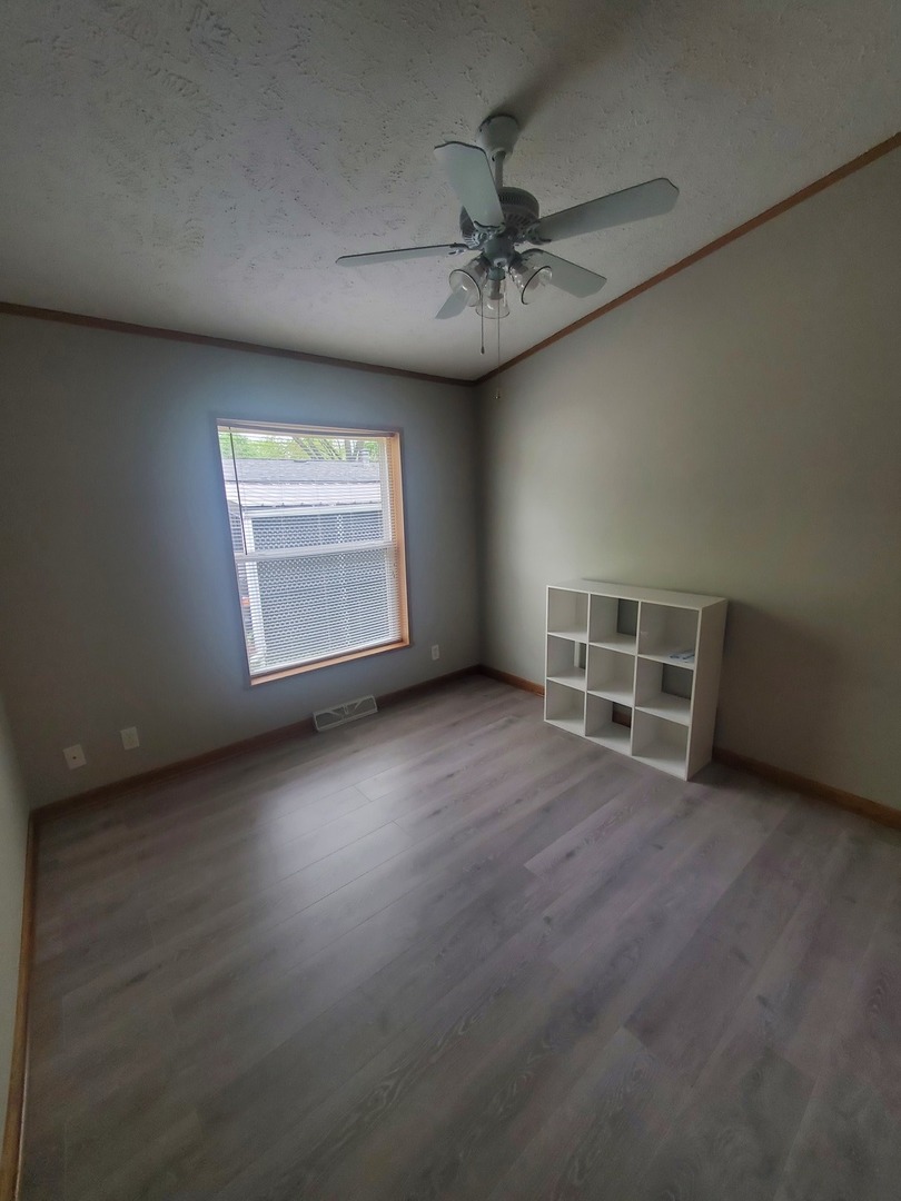 1165 Country Club Road Elgin, IL 60123 - Photo 9 of 20