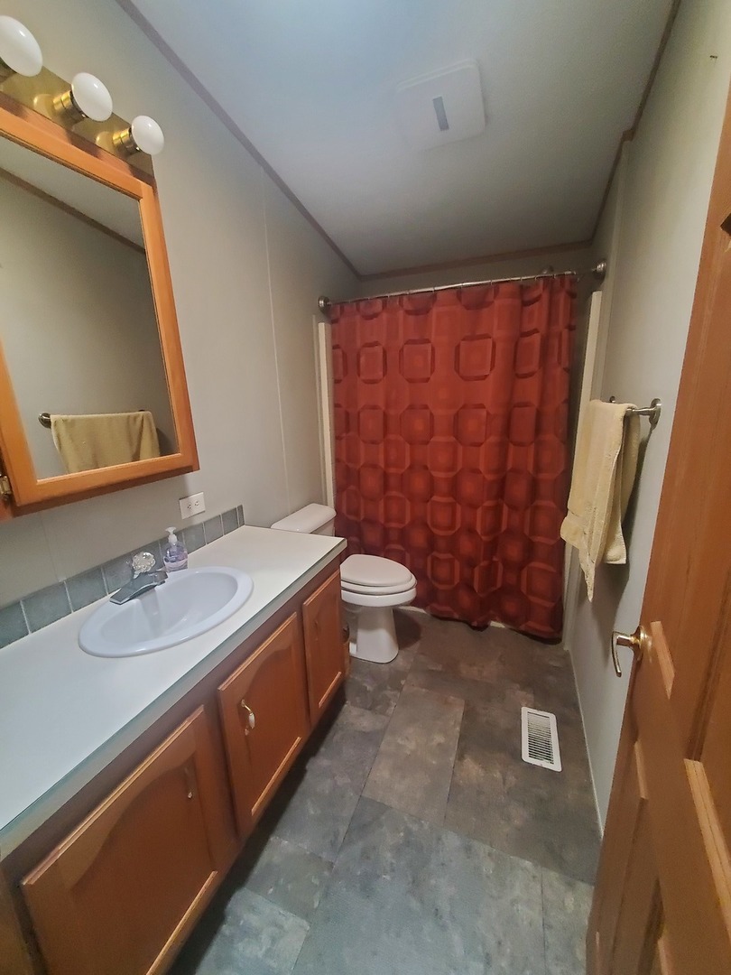 1165 Country Club Road Elgin, IL 60123 - Photo 10 of 20