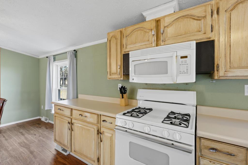 1254 Grand Road Fort Scott, KS 66701 - Photo 7 of 29