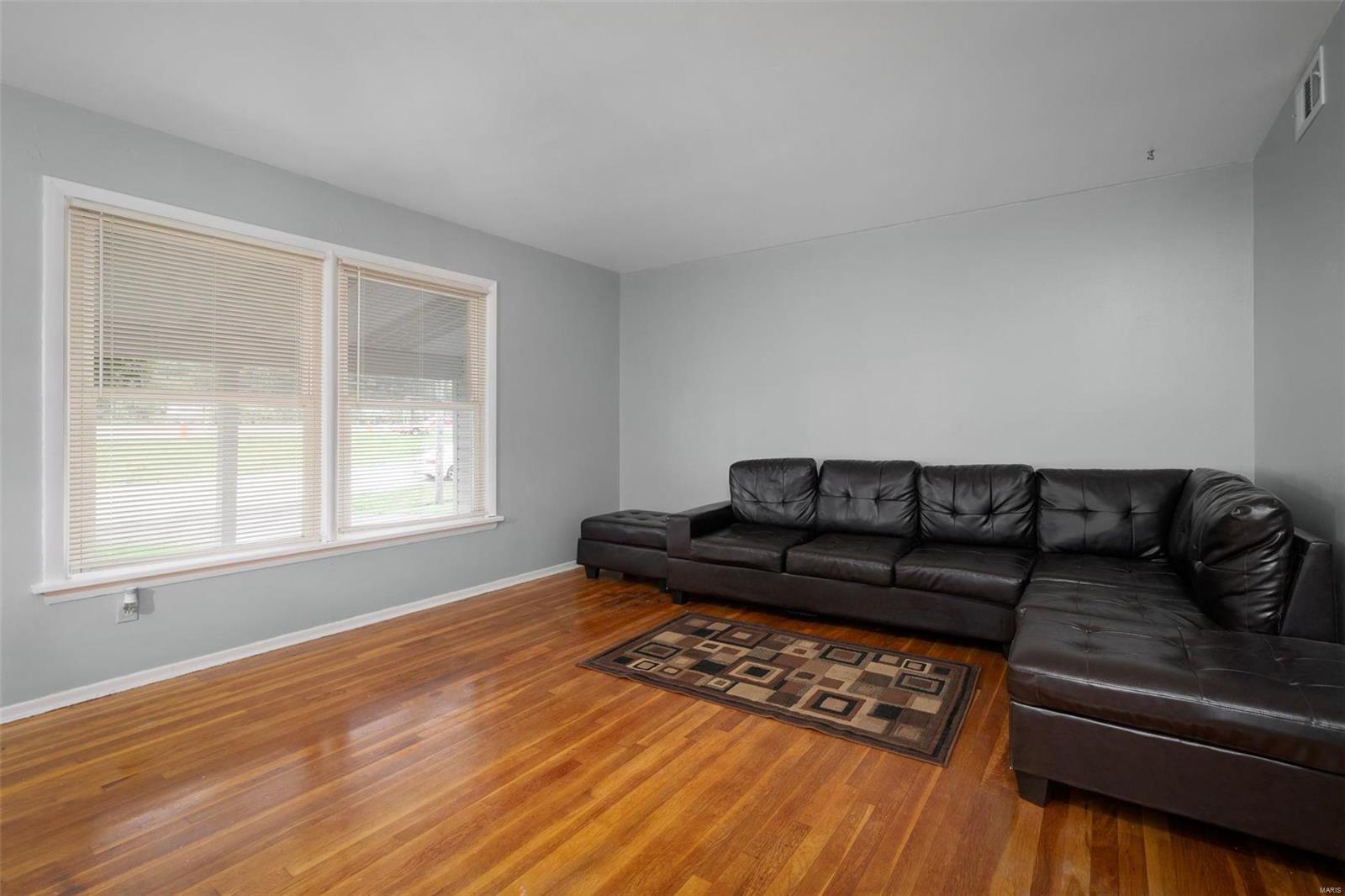 2520 Pershall Road St. Louis, MO 63136 - Photo 2 of 22 Gallery Image 2