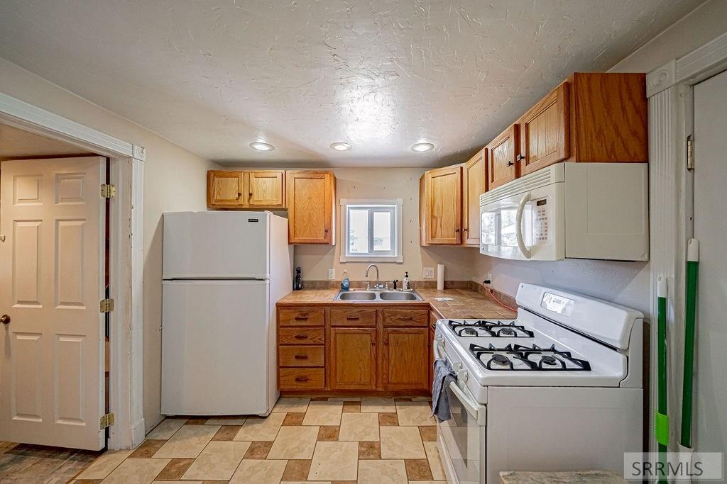 407 West Main Street St. Anthony, ID 83445 - Photo 9 of 41