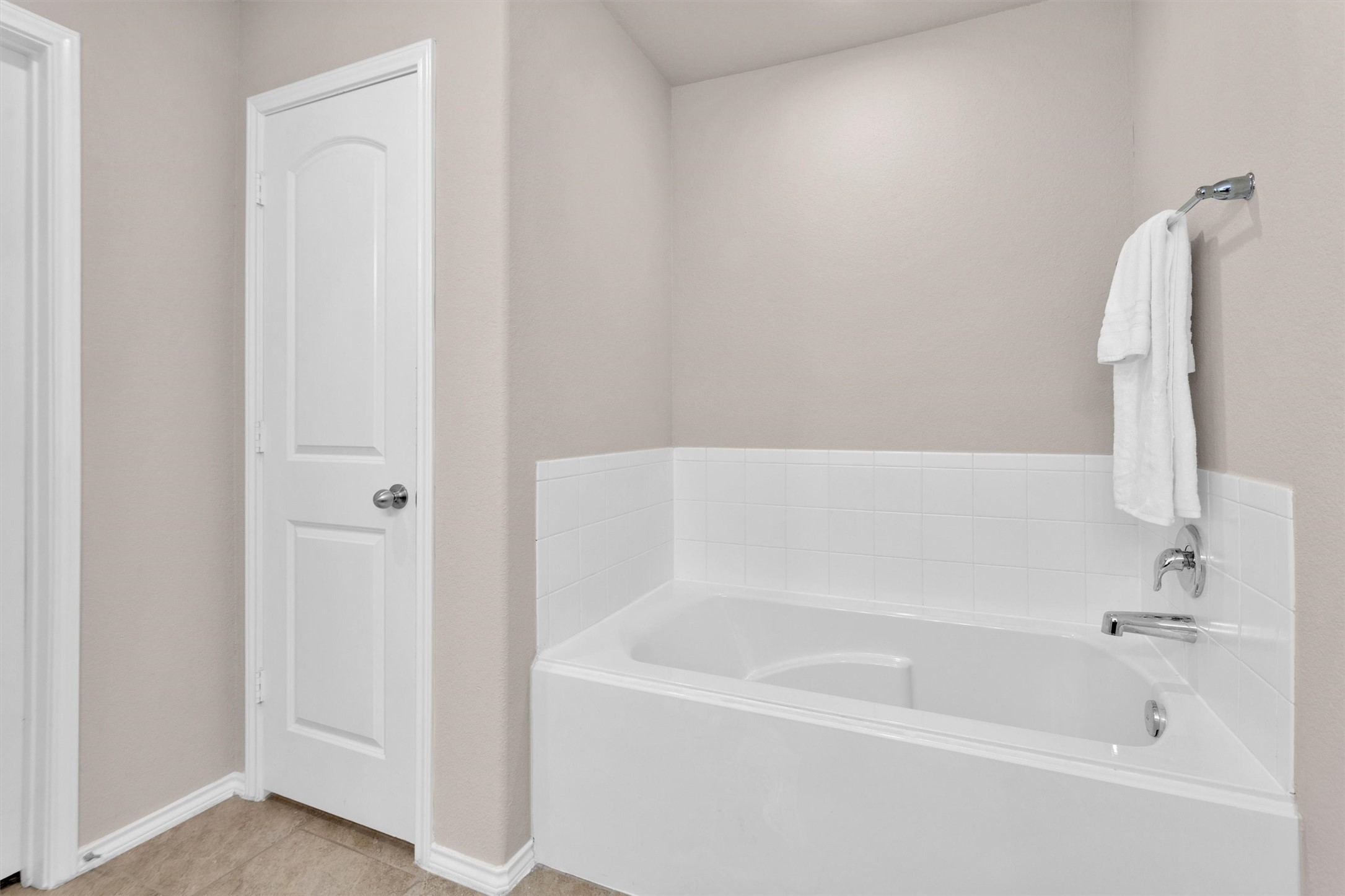 5206 Pointe Spring Crossing Spring, TX 77389 - Photo 30 of 50 Separate shower and bath