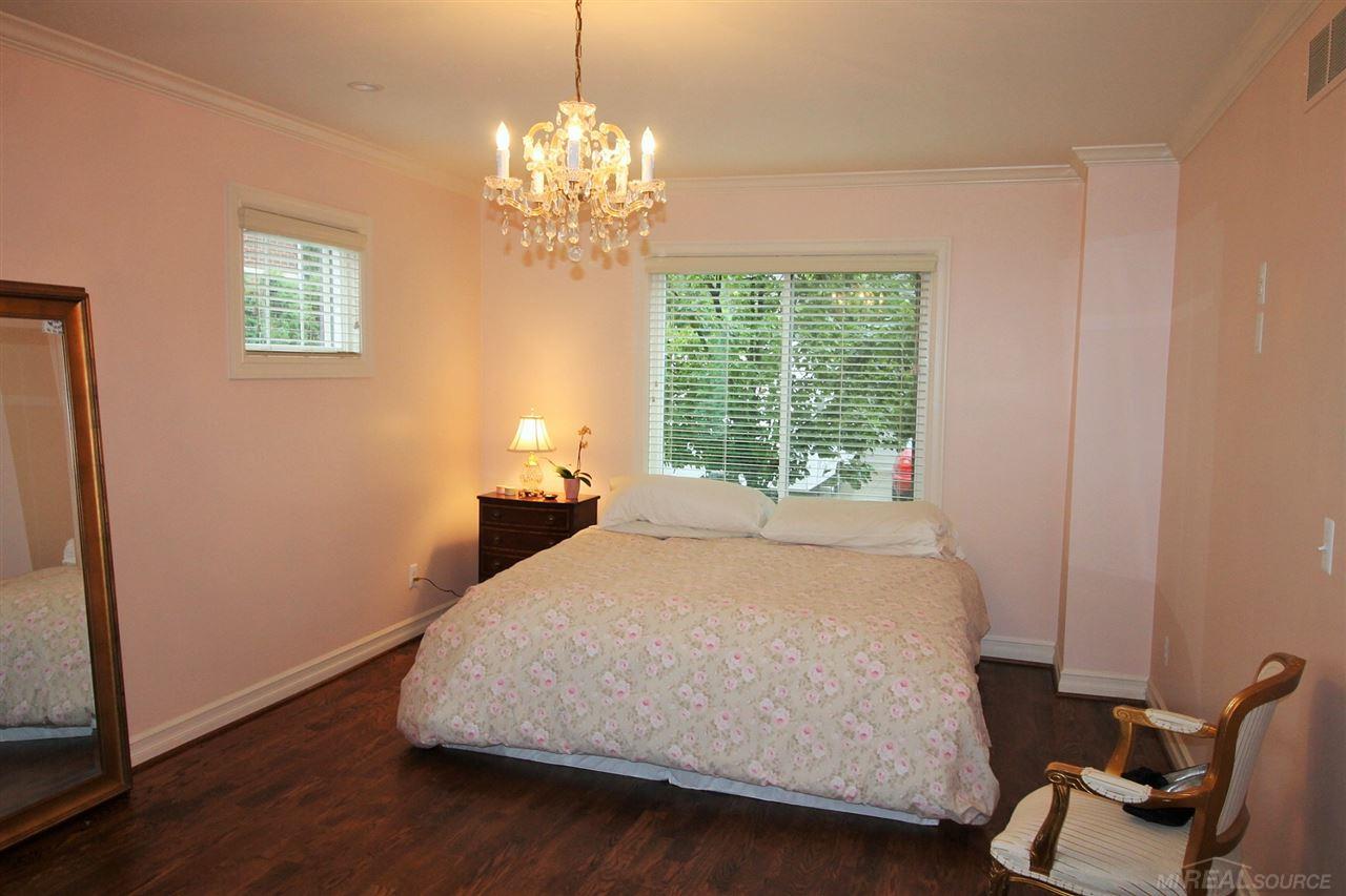 518 Neff Road Grosse Pointe, MI 48230 - Photo 19 of 76 31354675-18.JPG