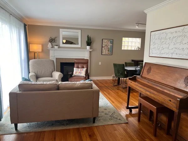 $4,000 | 4716 Wolf Road, Western Springs, IL 60558