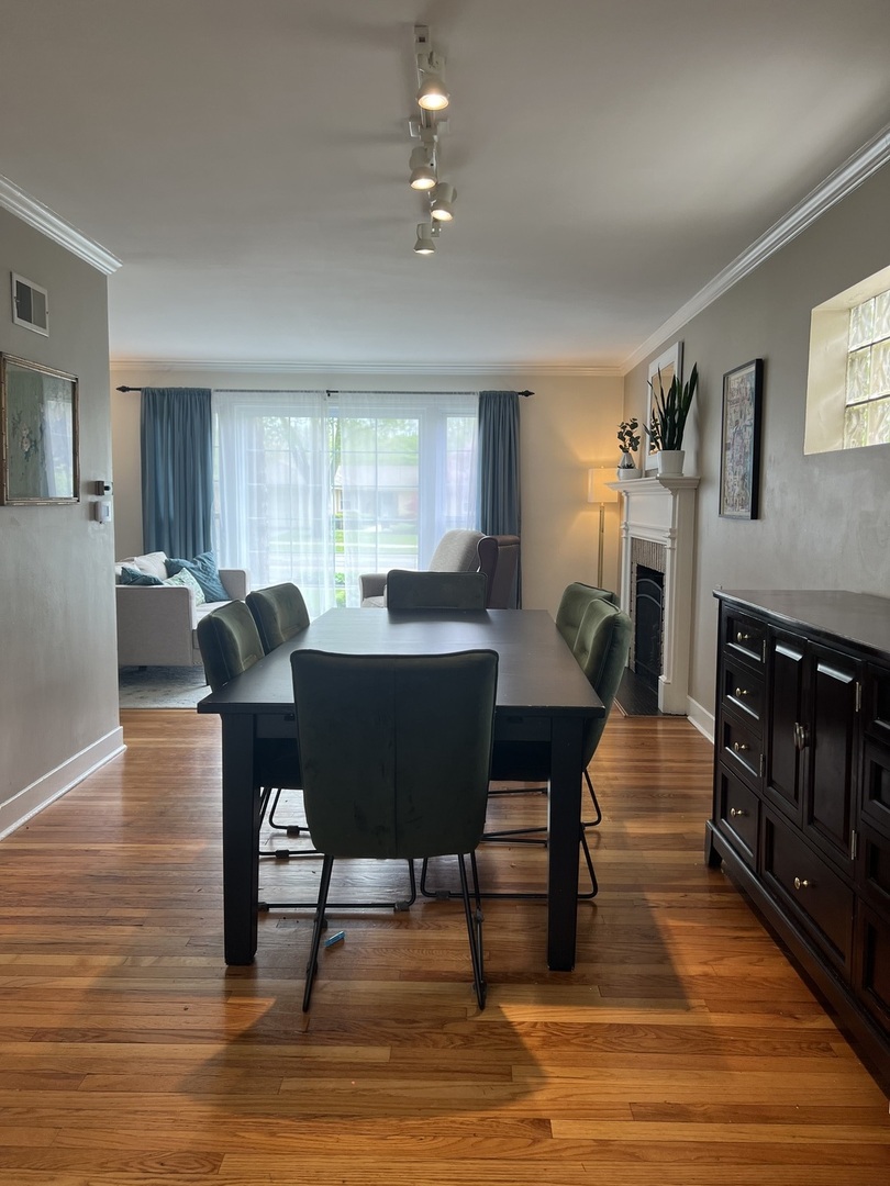 4716 Wolf Road Western Springs, IL 60558 - Photo 4 of 16