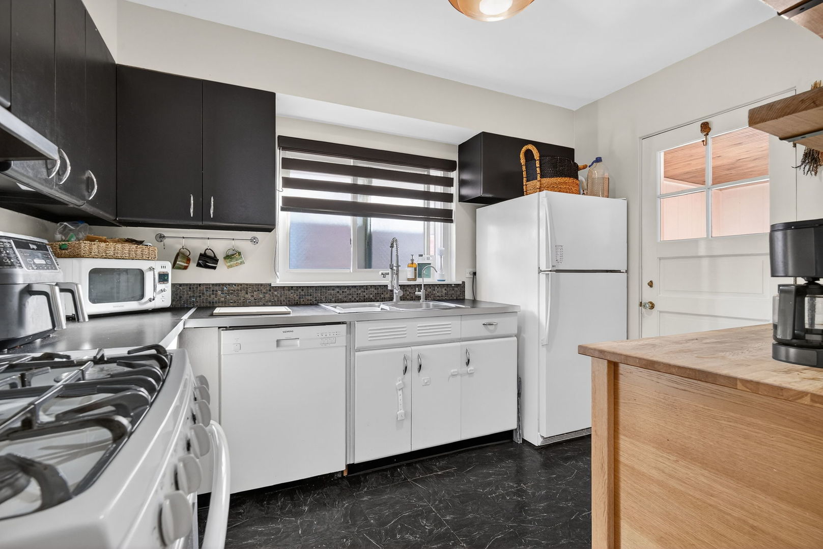 7048 35th Street Berwyn, IL 60402 - Photo 19 of 41