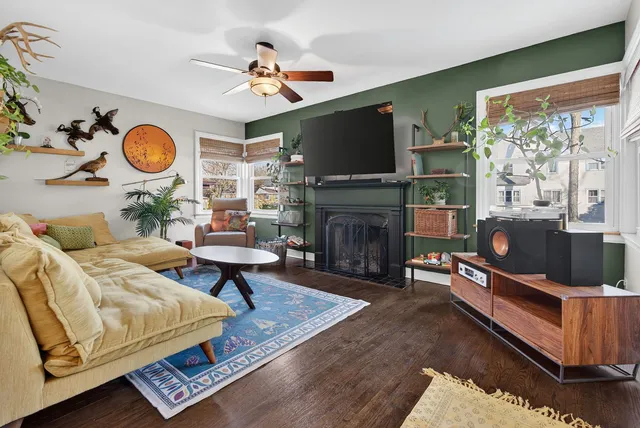 $324,900 | 7048 35th Street, Berwyn, IL 60402