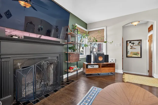 $324,900 | 7048 35th Street, Berwyn, IL 60402