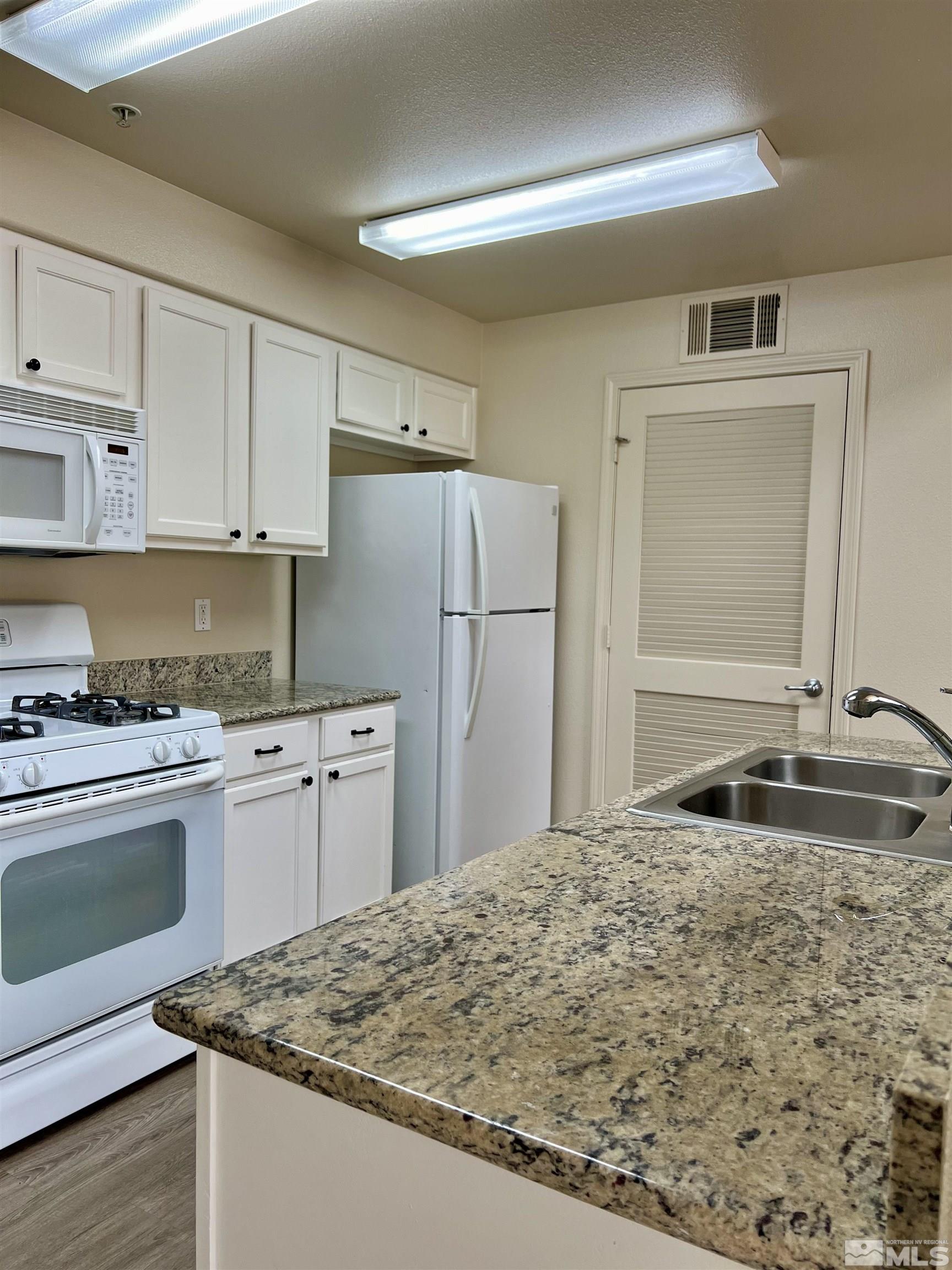 9050 Double R Boulevard, Unit 1422 Reno, NV 89521 - Photo 14 of 35 Photo 14
