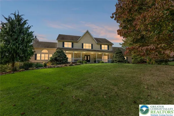 $869,125 | 2690 Greens Drive, Hellertown, PA 18055