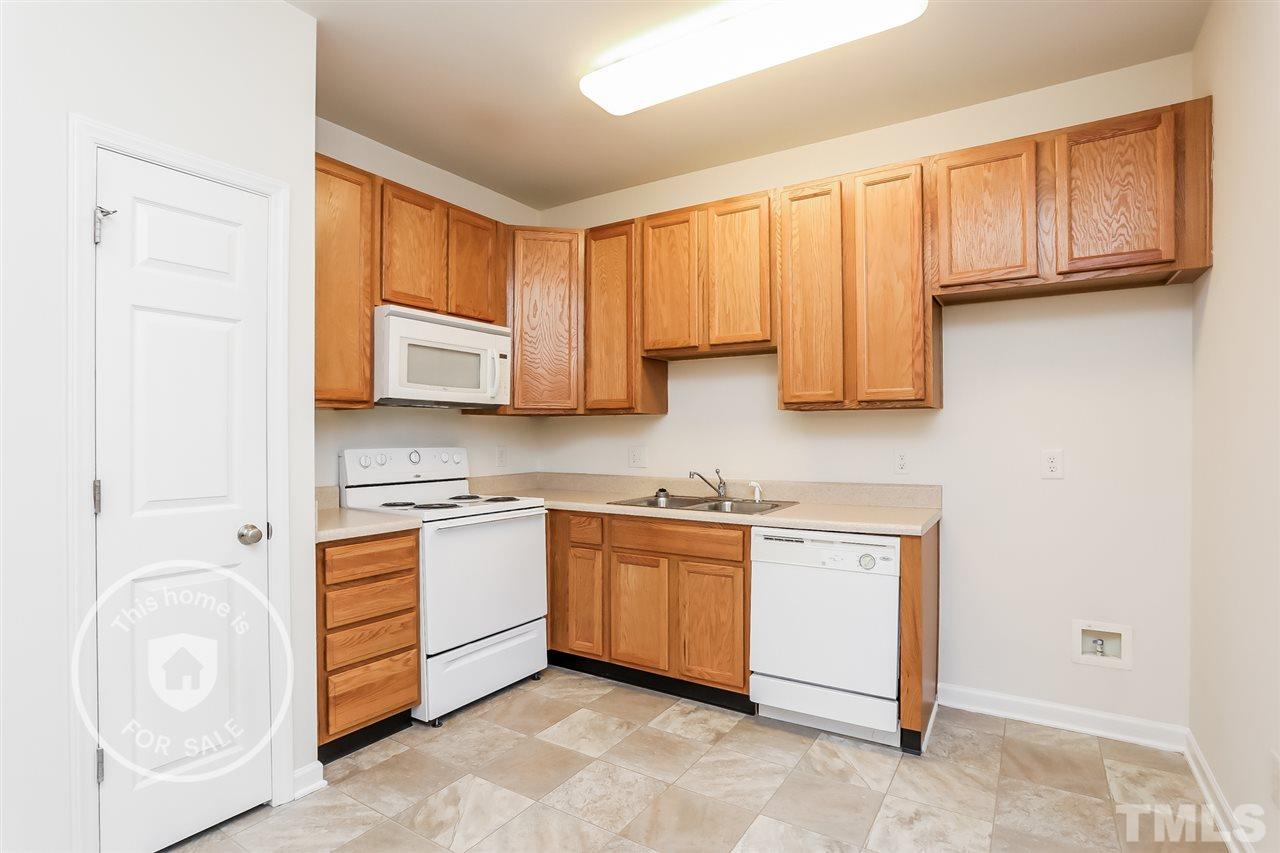 320 Gilman Lane Raleigh, NC 27610 - Photo 3 of 25 Gallery Image 3
