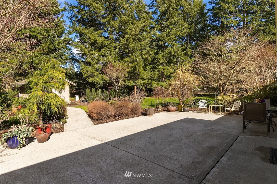 13138 Moes Road Southeast Rainier, WA 98576 - Photo 13 of 31 Gallery Image 13