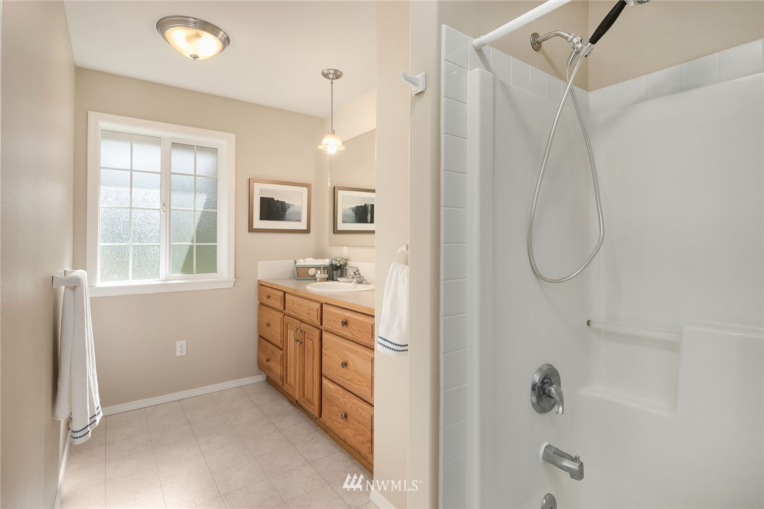 13138 Moes Road Southeast Rainier, WA 98576 - Photo 28 of 31 Gallery Image 28
