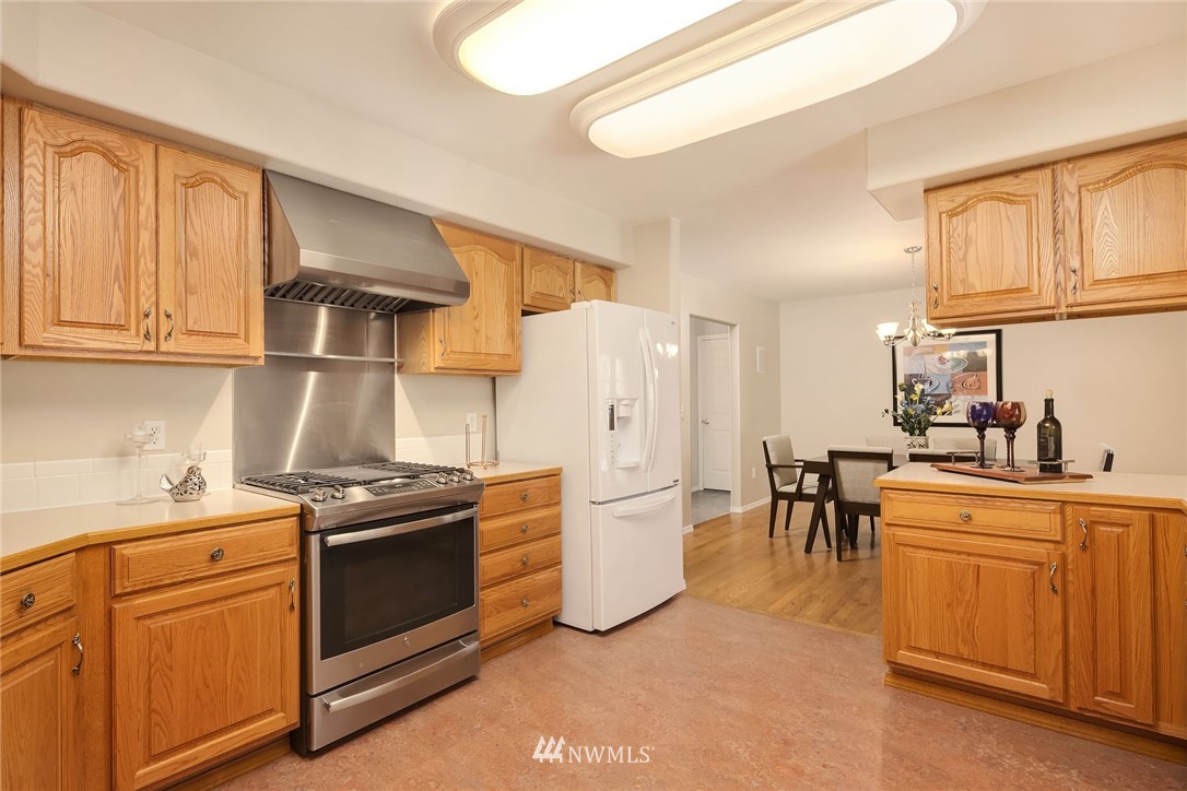 13138 Moes Road Southeast Rainier, WA 98576 - Photo 10 of 31 Gallery Image 10
