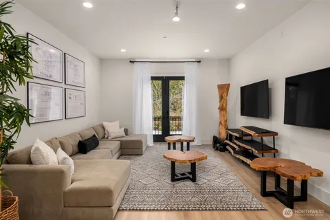 $5,250,000 | 12284 196th Avenue Northeast, Redmond, WA 98053