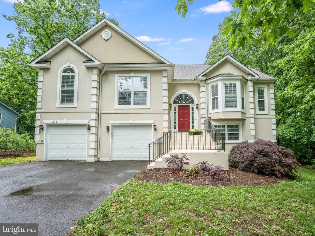 235 Cedar Ridge Drive Ruther Glen, VA 22546 - Photo 1 of 27 3,000+ finished square feet!