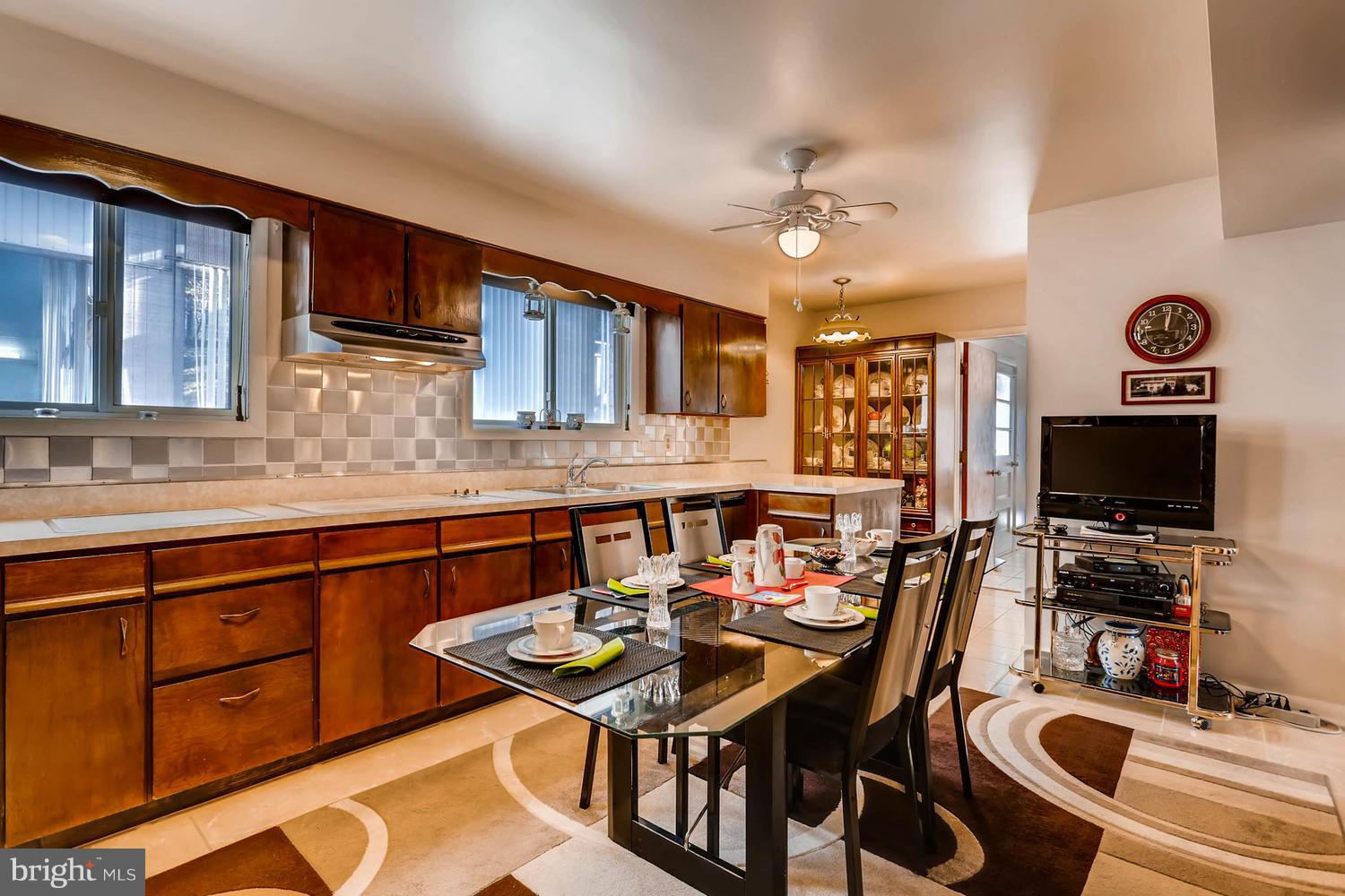 12 Glen Alpine Road Phoenix, MD 21131 - Photo 6 of 26 Kitchen