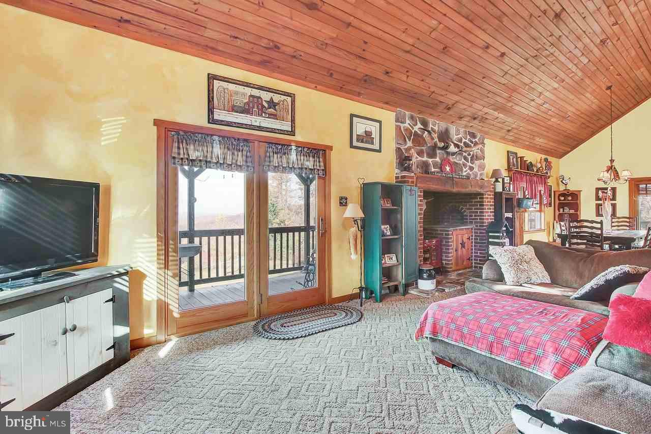 6002 Crone Road Dover, PA 17315 - Photo 4 of 36