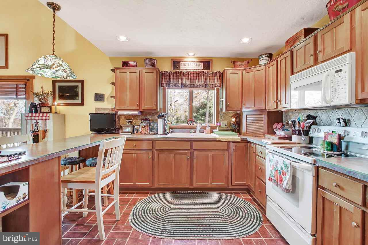6002 Crone Road Dover, PA 17315 - Photo 9 of 36