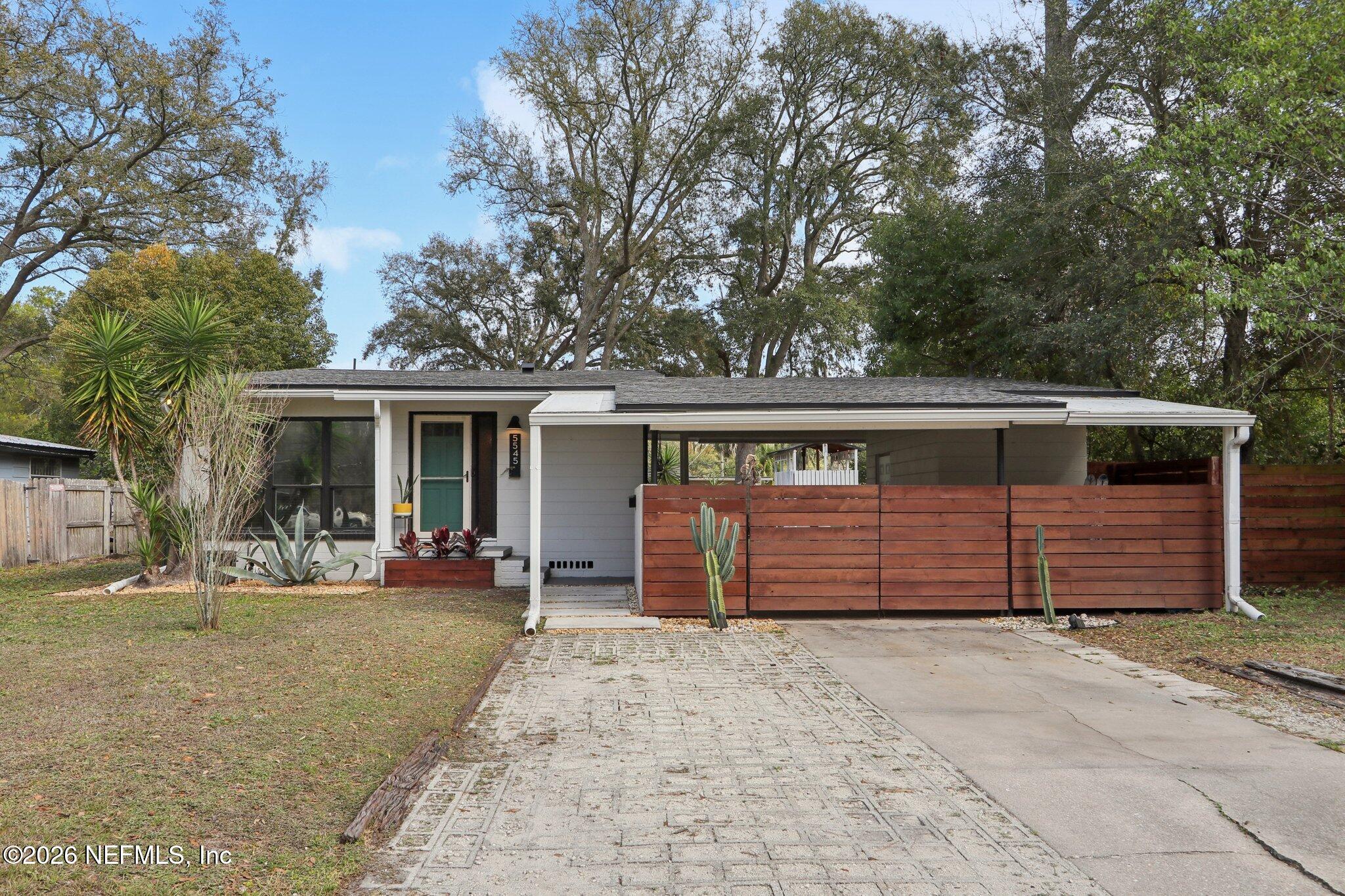 5545 Patsy Anne Drive Jacksonville, FL 32207 - Photo 3 of 48 3-web-or-mls-Patsy Anne Dr-S0403-003