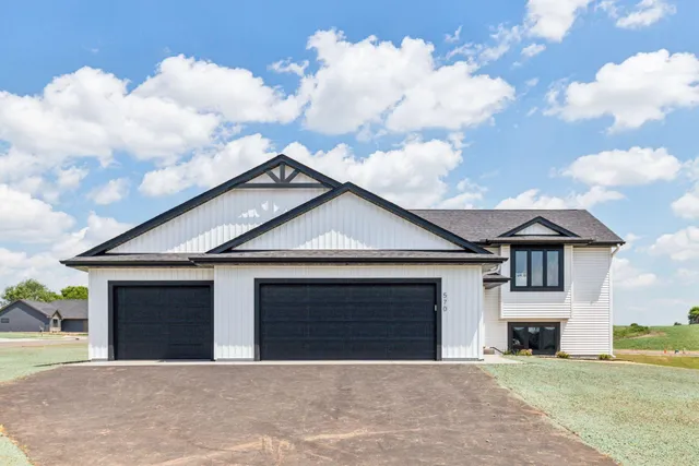 $349,900 | 883 North Grant Street, Ellsworth, WI 54011