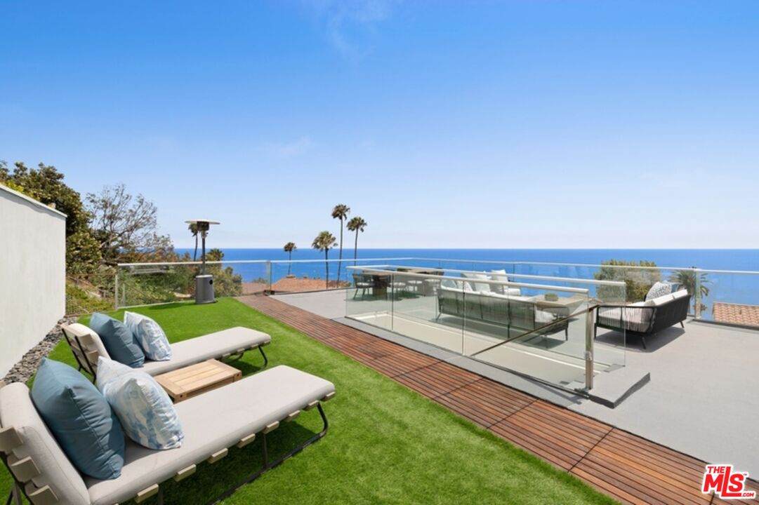 17713 Posetano Road Pacific Palisades, CA 90272 - Photo 14 of 24