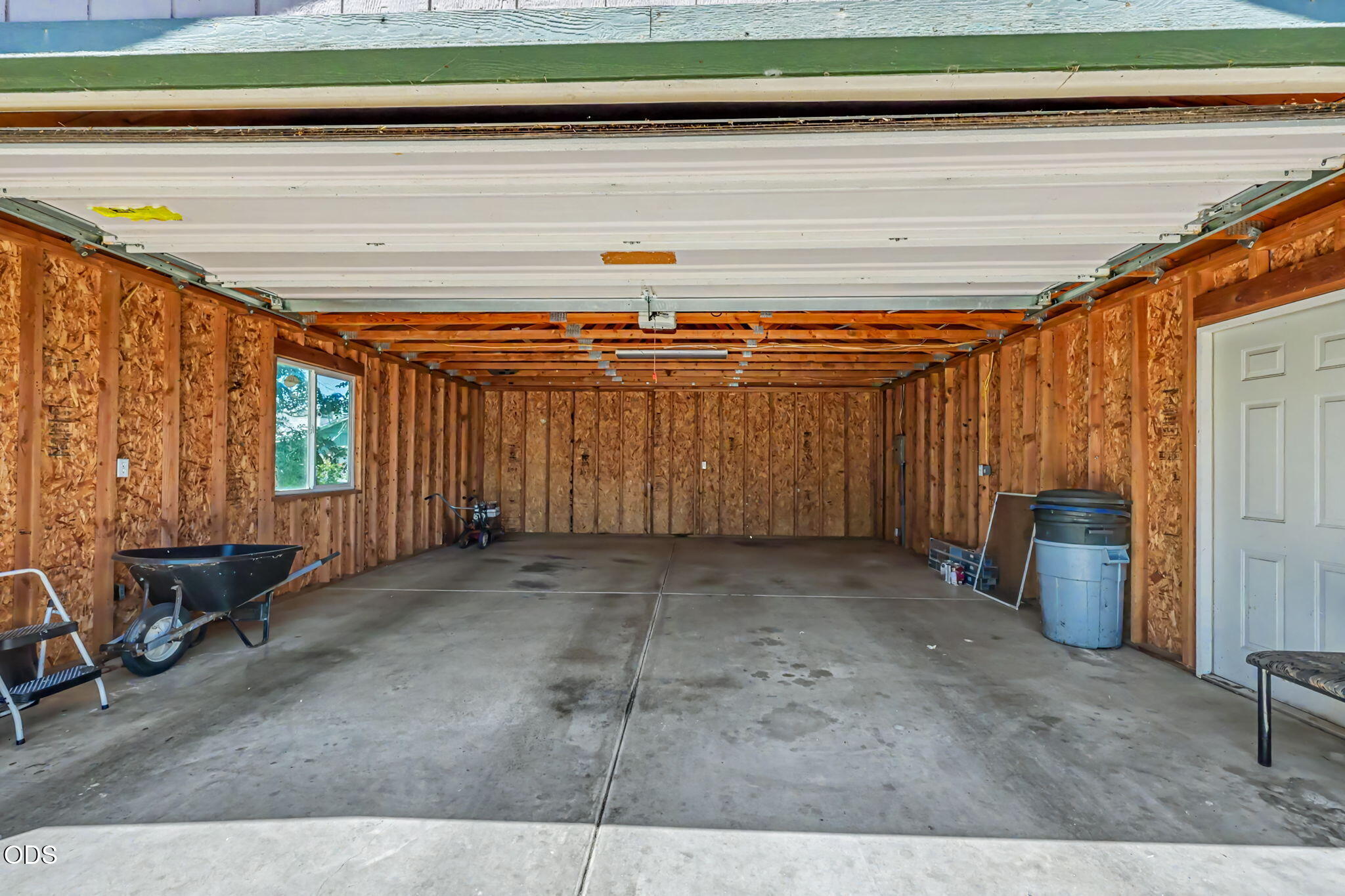 5595 Table Rock Road Central Point, OR 97502 - Photo 10 of 43