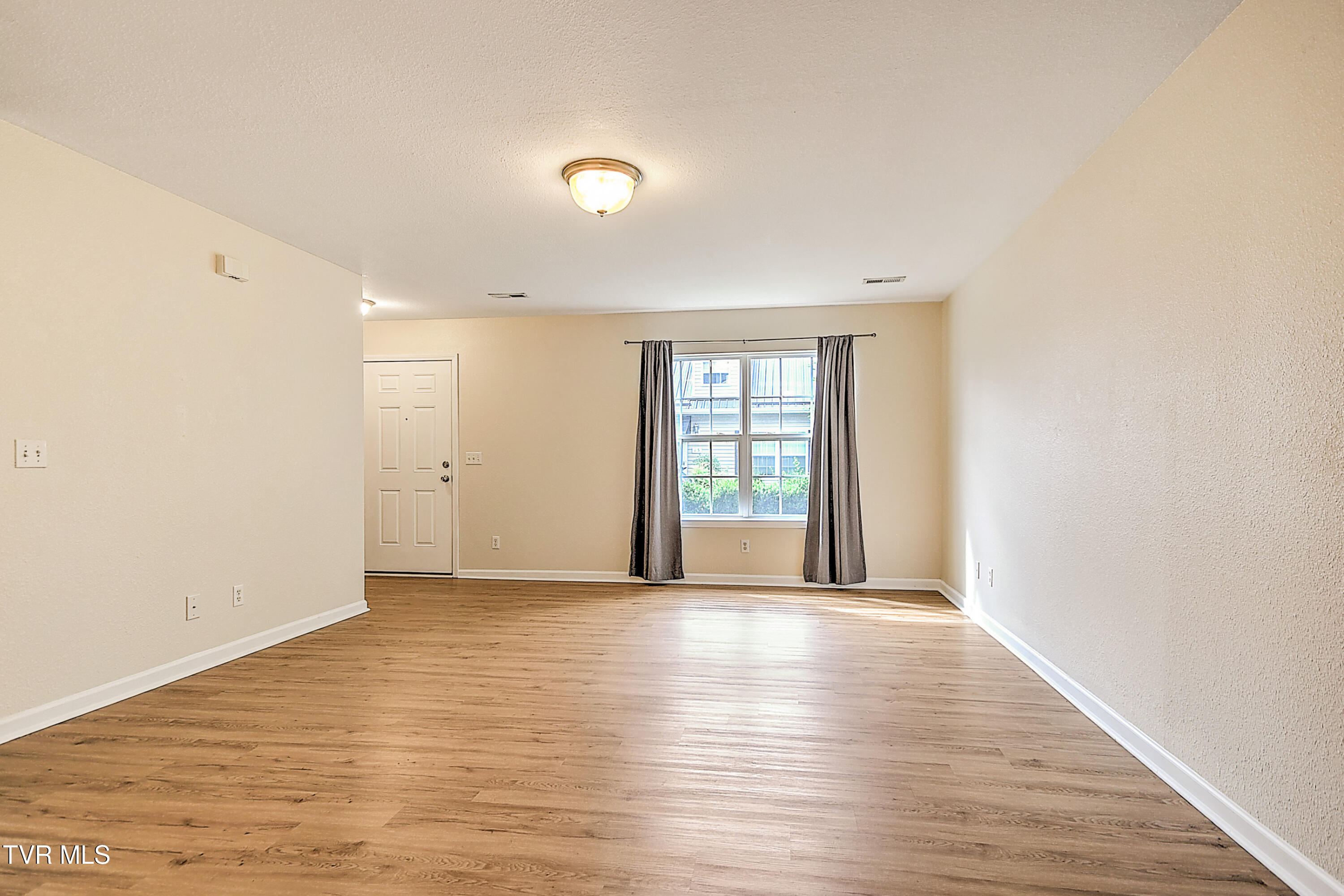 396 Jonesboro Road, Unit 3A Piney Flats, TN 37686 - Photo 7 of 27 396 Jonesboro TJ-9