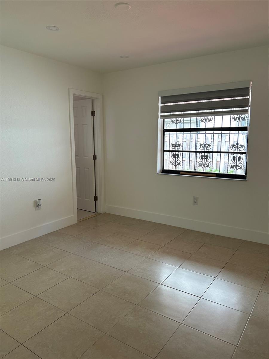 5214 West 24th Way, Unit 18D Hialeah, FL 33016 - Photo 13 of 52