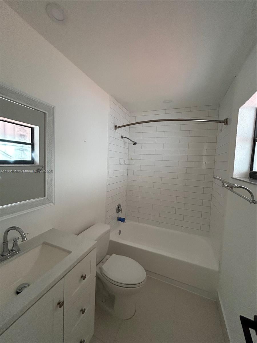 5214 West 24th Way, Unit 18D Hialeah, FL 33016 - Photo 18 of 52