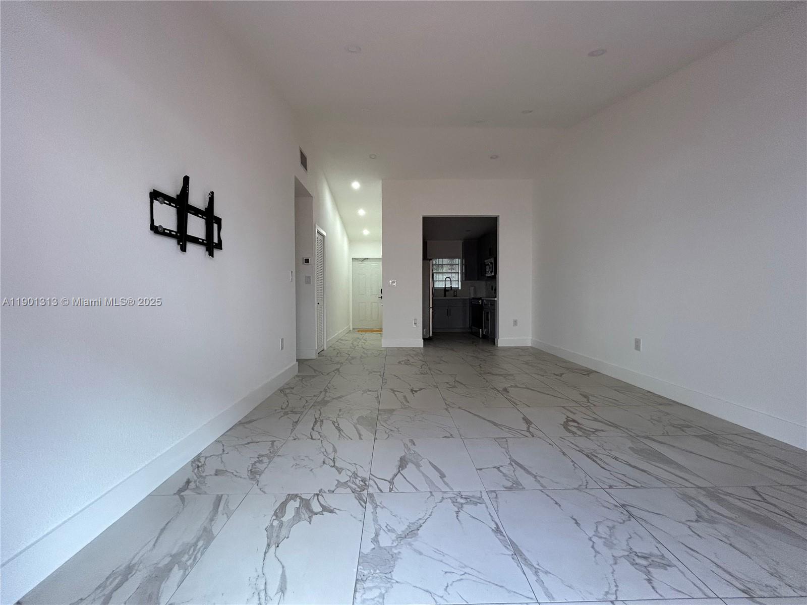 5214 West 24th Way, Unit 18D Hialeah, FL 33016 - Photo 5 of 52