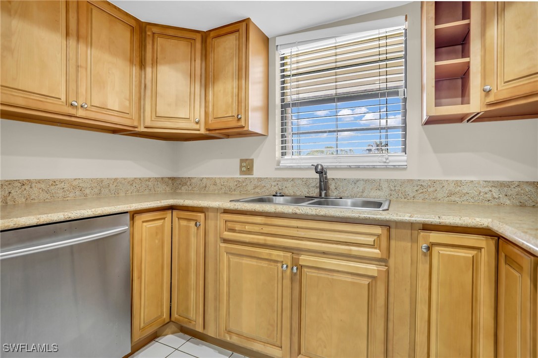 195 Cypress Way East, Unit 8 Naples, FL 34110 - Photo 4 of 18