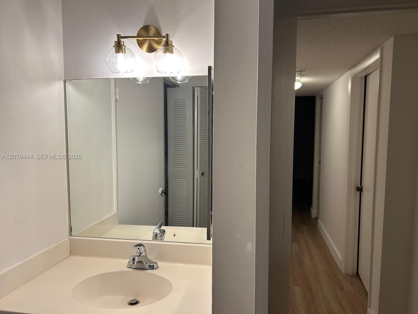 1673 Bay Road, Unit 405 Miami Beach, FL 33139 - Photo 9 of 16 Gallery Image 9
