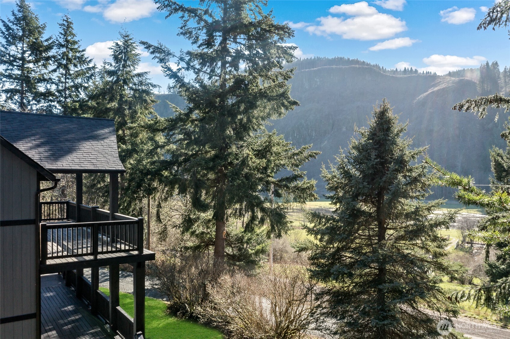 17902 Mulqueen Road Southeast Rainier, WA 98576 - Photo 7 of 40 Gallery Image 7