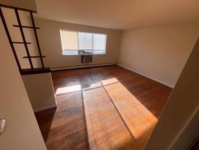 $1,050 | 3117 48th Court, Unit 3W, Cicero, IL 60804