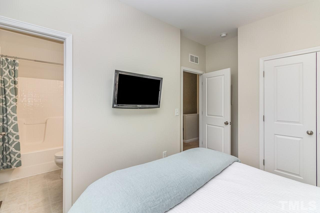 1637 Crafton Way Raleigh, NC 27607 - Photo 16 of 21