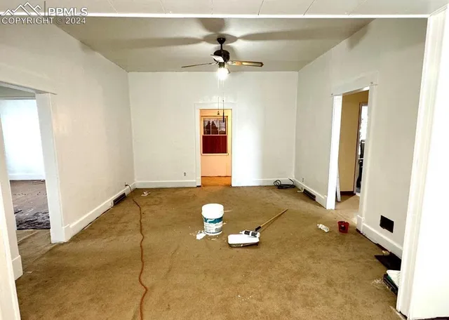 a view of a livingroom with furniture