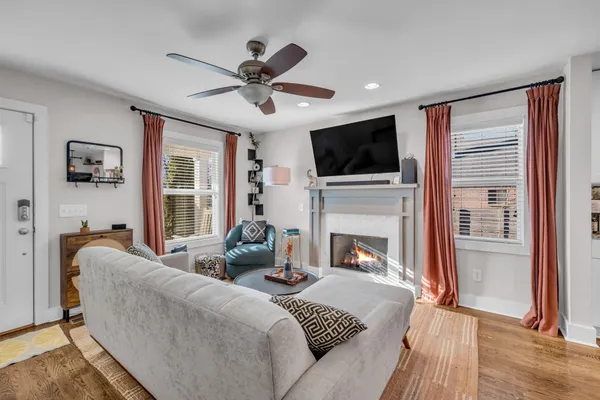 $2,600 | 1412 22nd Avenue North, Nashville, TN 37208