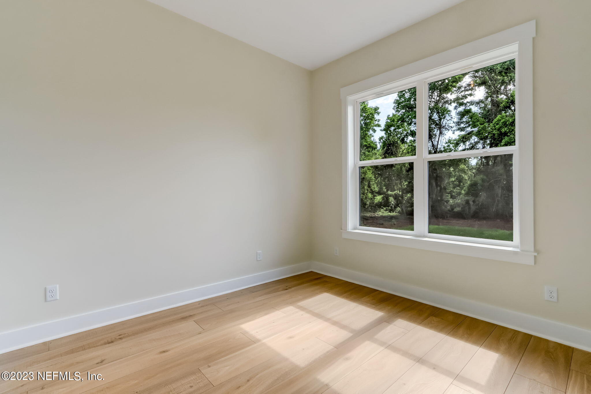 86277 Peeples Road Yulee, FL 32097 - Photo 29 of 36 a view of a room that has a window in it