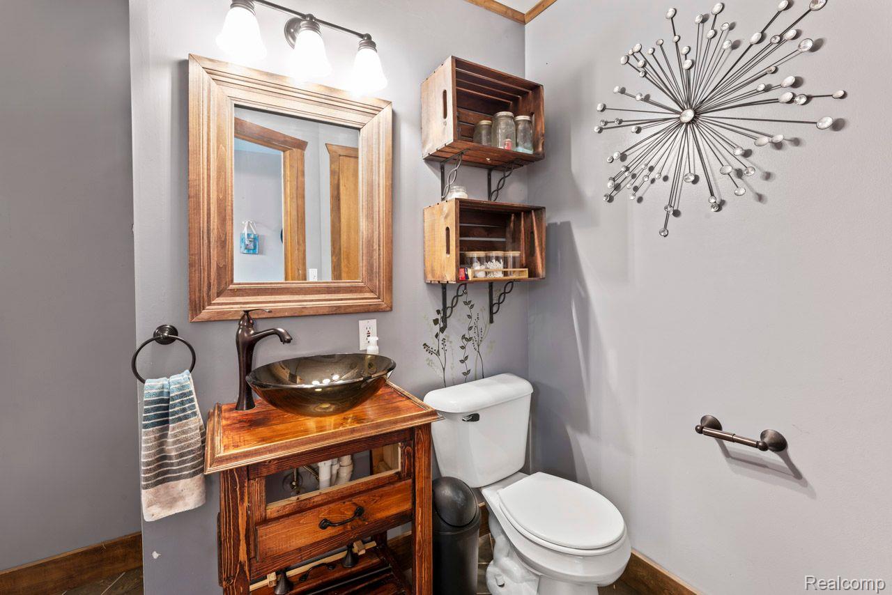 10431 Maple Road Hartland, MI 48353 - Photo 24 of 35 Gallery Image 24