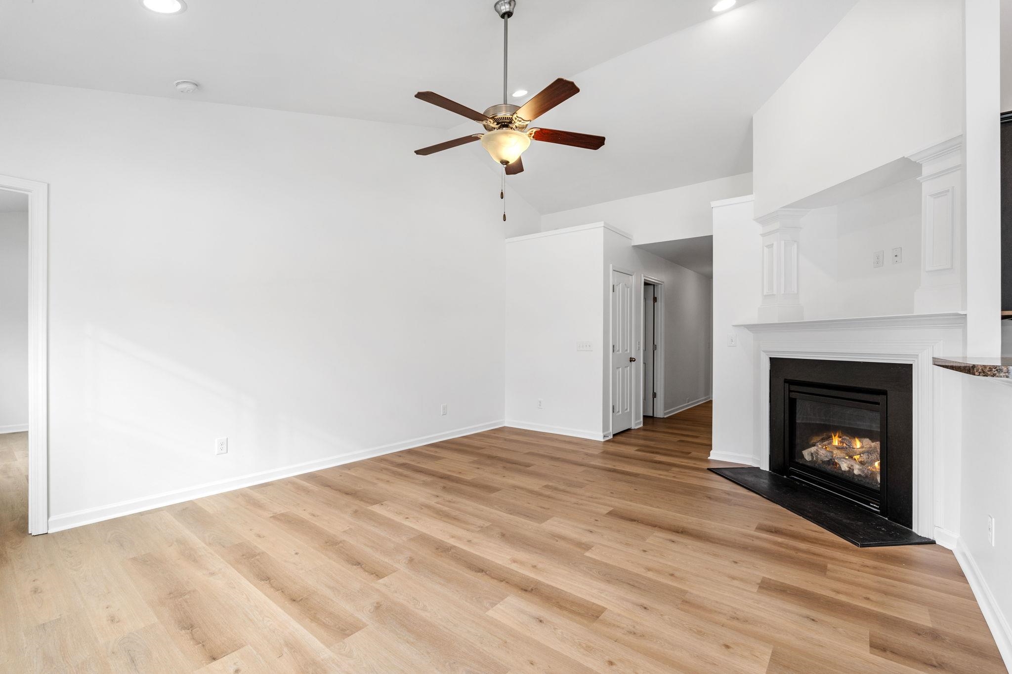 304 Riverdale Road Simpsonville, SC 29680 - Photo 4 of 21