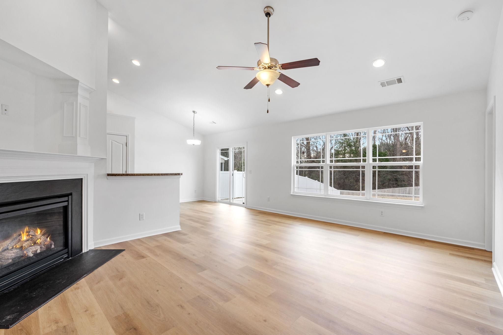 304 Riverdale Road Simpsonville, SC 29680 - Photo 5 of 21