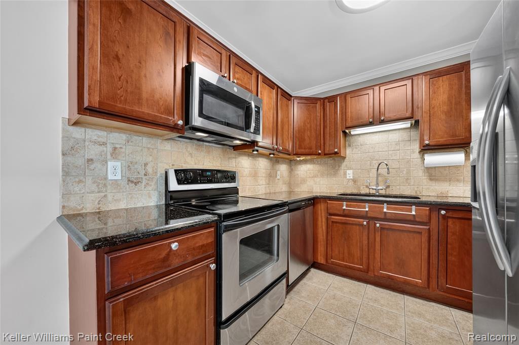 2309 Walton Boulevard, Unit 36 Rochester Hills, MI 48309 - Photo 10 of 24