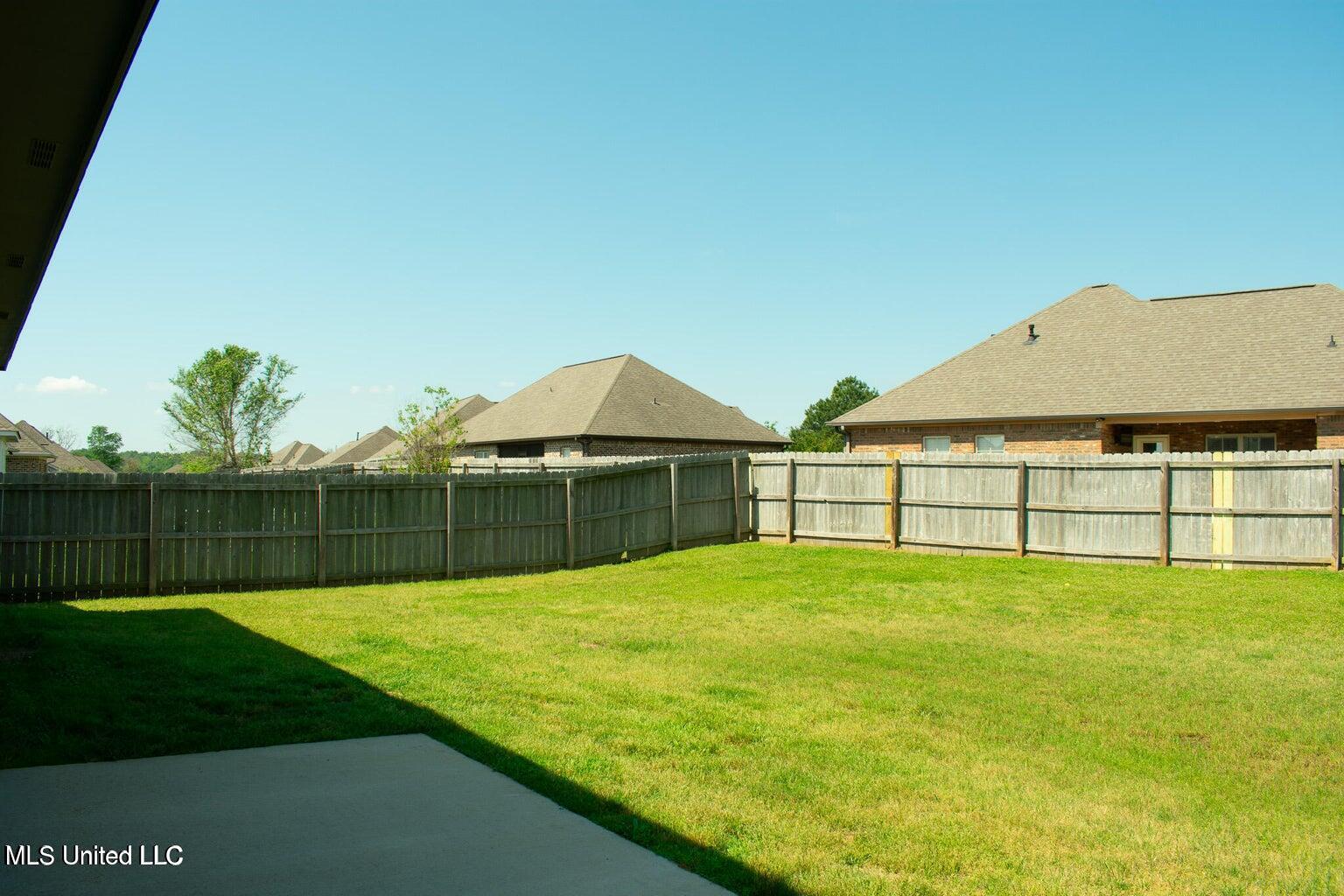 216 Buttonwood Lane Canton, MS 39046 - Photo 20 of 21 20240607200705472459000000-o